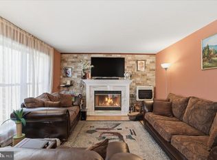 270 Packanack Dr, Clifton, PA 18424