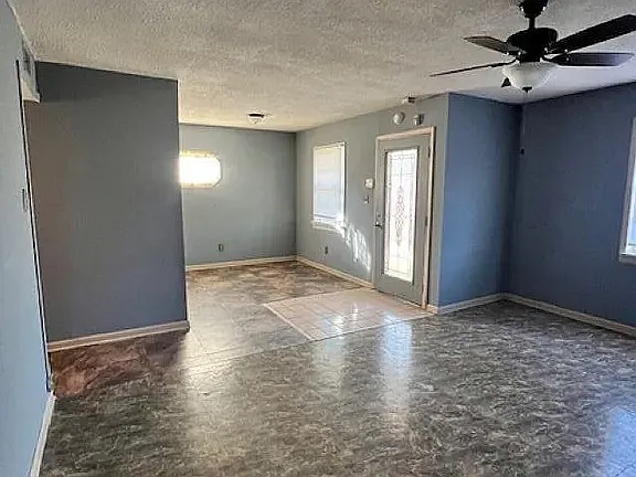 813 S Gum St — Photo 2