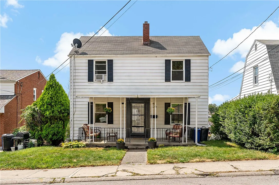 1658 Seaton St photo 1