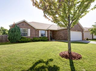 129 W Trail Point Dr, Nixa, MO 65714