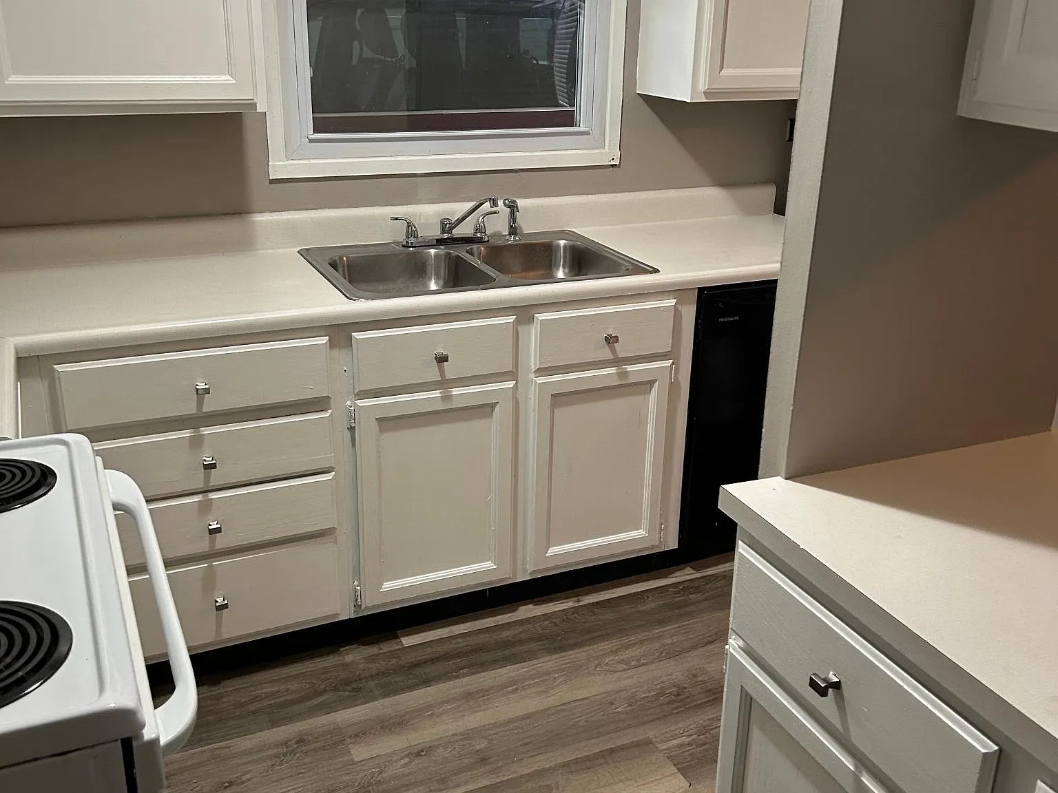 3 bed, 1100 sqft, $1,100 — Photo 4