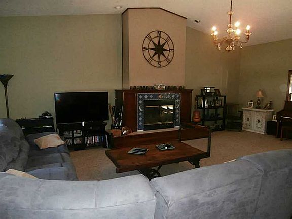 3rd image of 4165 Hartwig Dr