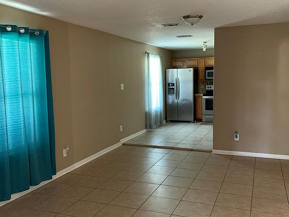 2nd image of 2406 Kingsdale Dr