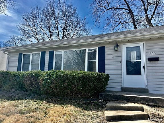 3rd image of 900 La Crosse Dr