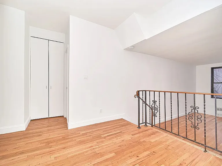 219 E 25th St #4BB — Photo 6
