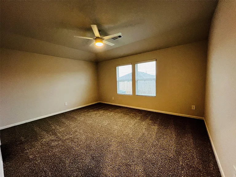 315 Darwin Pl — Photo 7