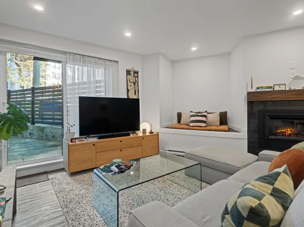 1649 Comox St #103, Vancouver, BC V6G 1P4