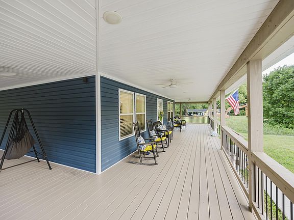 5th image of 8 Courtney Ln