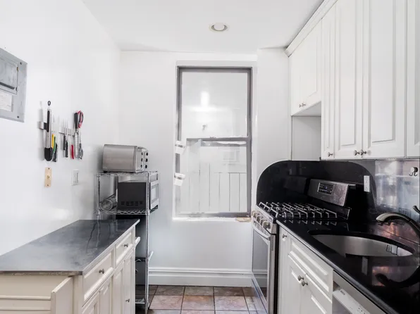 750 Riverside Drive image 5 of 10