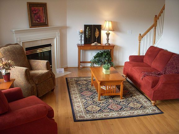 2nd image of 10226 Meadowknoll Dr