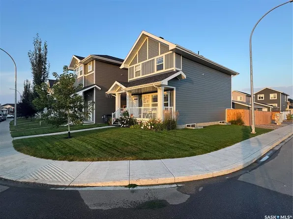 179 Stilling MEWS, Saskatoon, SK S7V 0P3