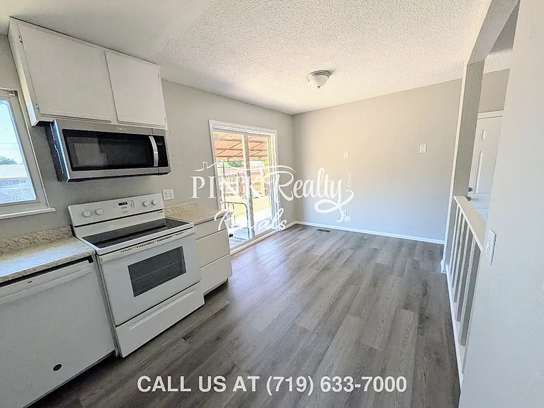 97 Sumac Dr — Photo 4
