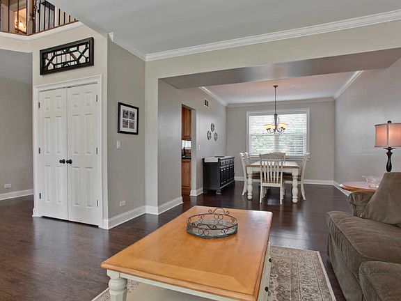 5th image of 3370 Aurora Dr