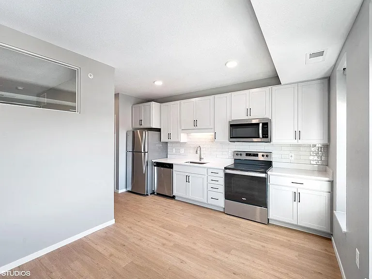 Lago Apartments — Photo 125