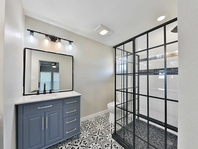 315 W Norwood Ct #1 — Photo 6
