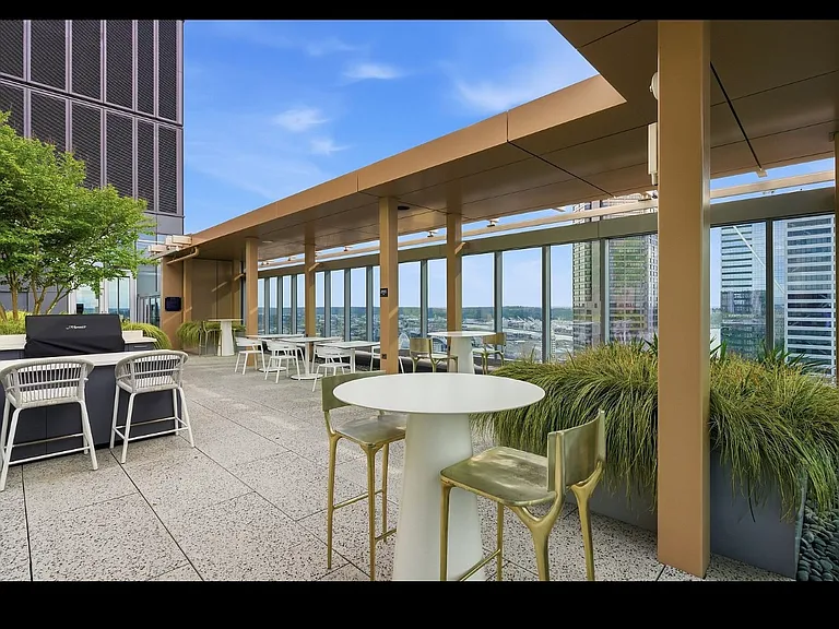 800 Columbia St #1802 — Photo 16