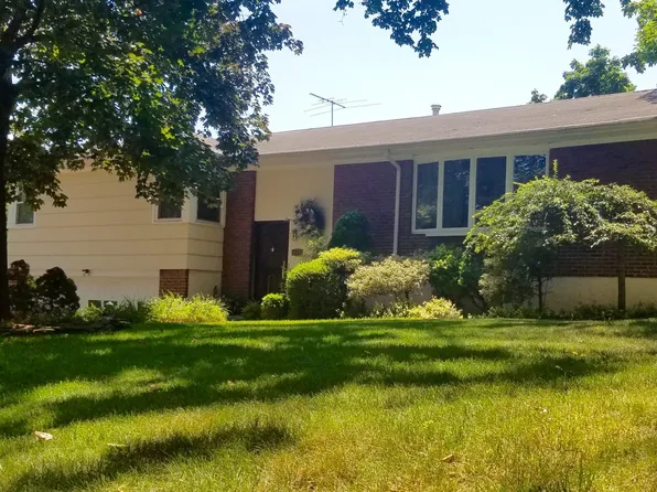 244 Four Corners Rd, Staten Island, NY 10304