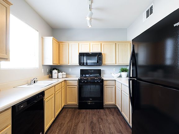 4th image of 8400 S Maryland Pkwy #1049