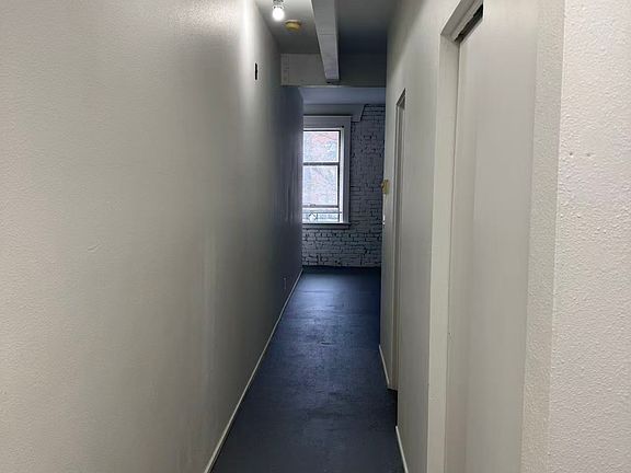 5th image of 513 Maynard Ave S APT 302