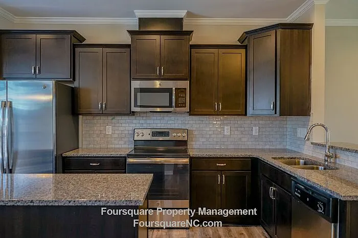 6405 Giddings St — Photo 19