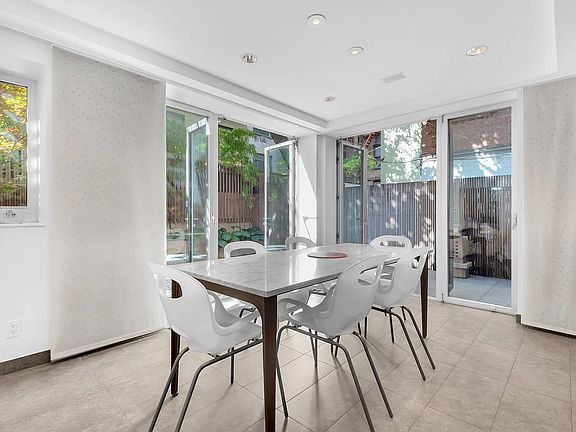 3rd image of 56 W 71st St #1A2A
