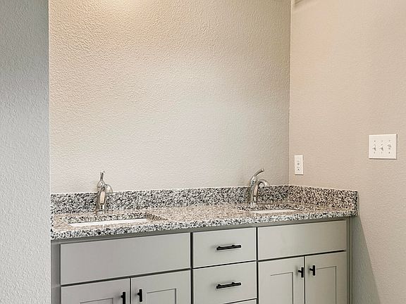 5th image of 209 Talons Dr #53
