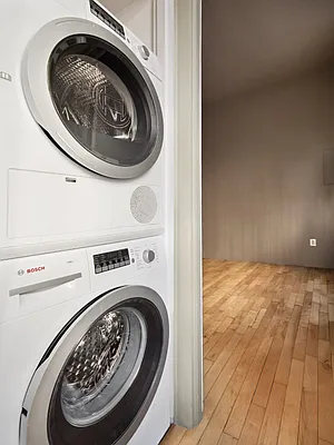 Sold by Sotheby's International Realty | media 9