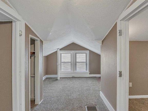 3rd image of 8925 Tudor Ave