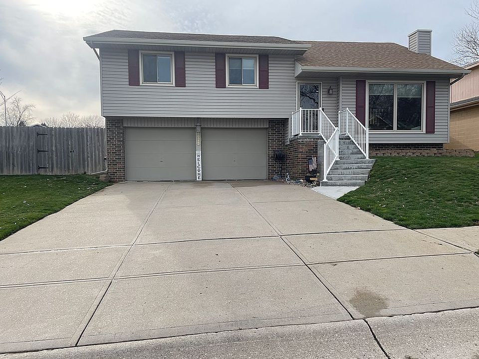 1st image of 7026 S 131st Ave