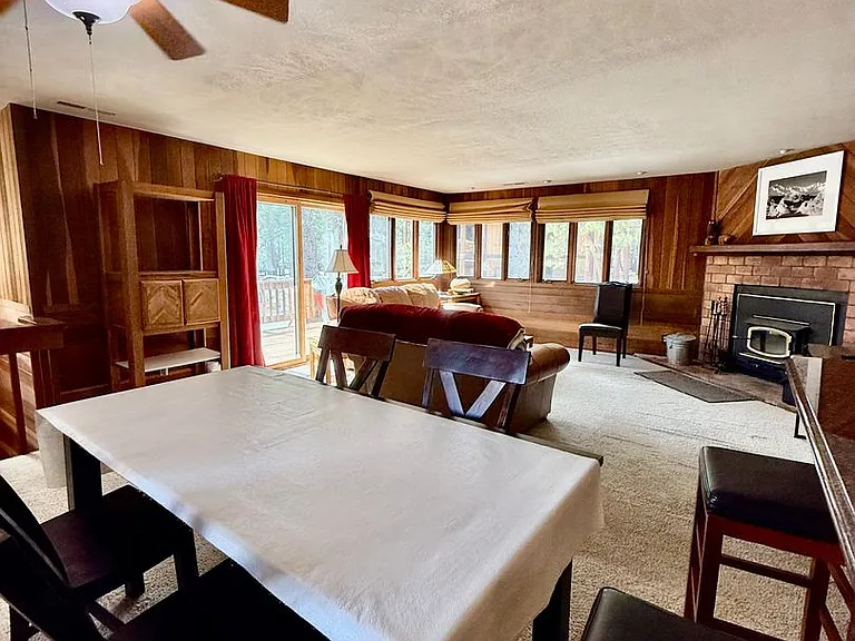 406 Monterey Pl — Photo 2