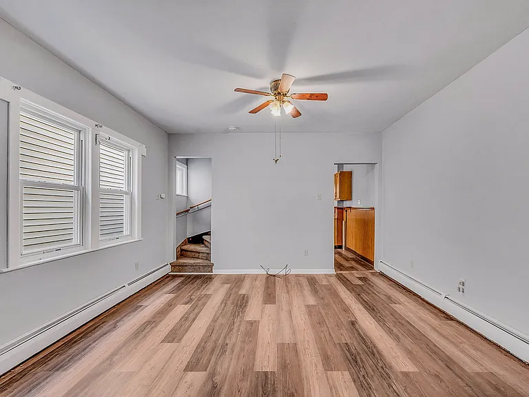 990 Scott St — Photo 4