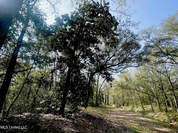 Holland St, Pascagoula, MS 39581