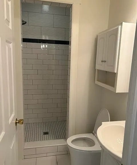 513 E Gordon St — Photo 10