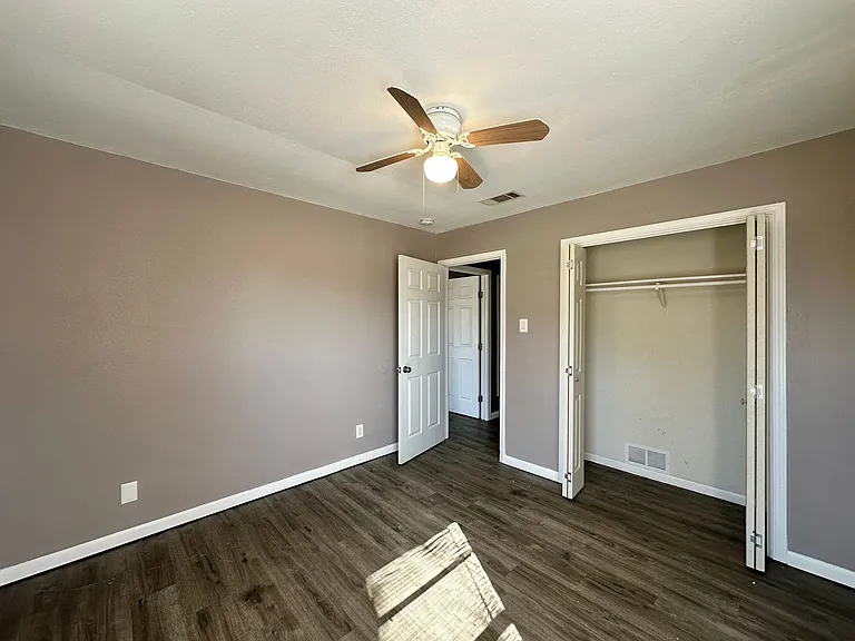 1904 Stardust St — Photo 26