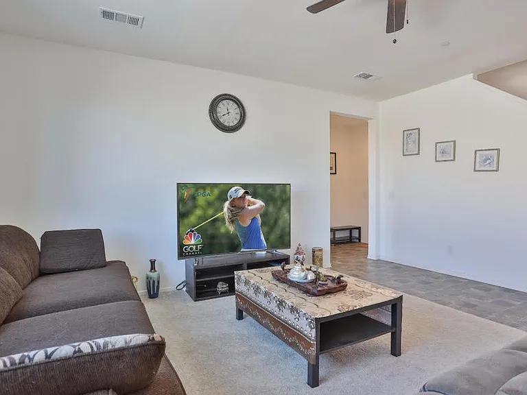 84422 Calle Larriva — Photo 9