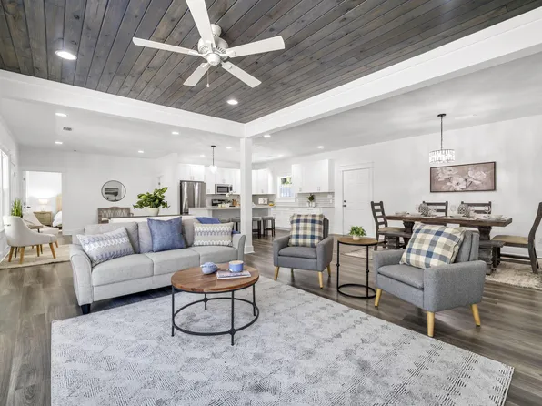 2672 Chat Holley Rd, Pt Washington, FL 32459