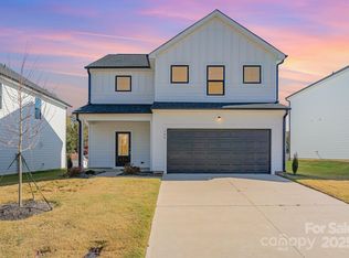107 Silverwood Ct, Mooresville, NC 28115