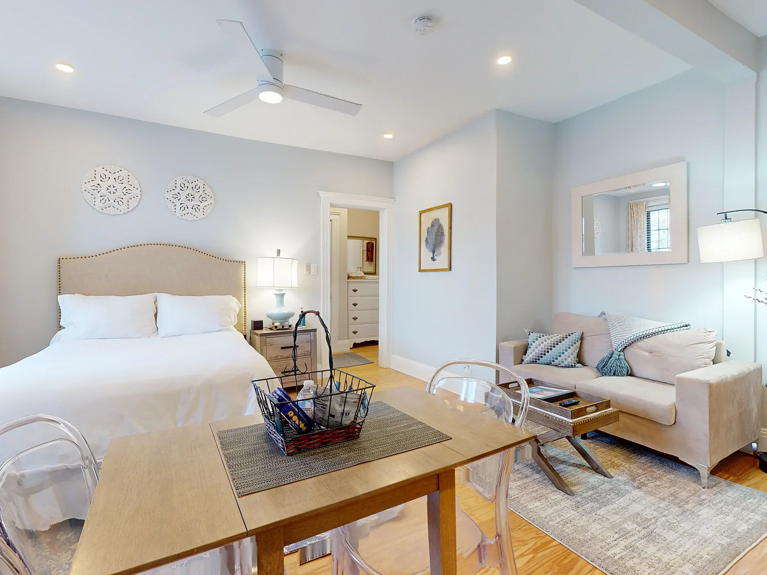 Studio, 1.0 bath, 400 sqft, $3,390 — Photo 2