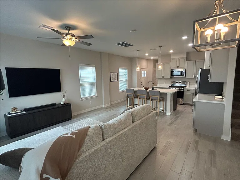 1511 Revolution Way — Photo 6
