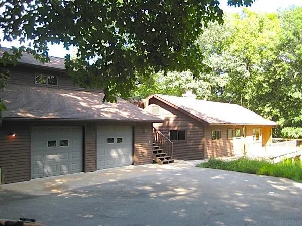 104 Summit Dr, Mc Gregor, IA 52157