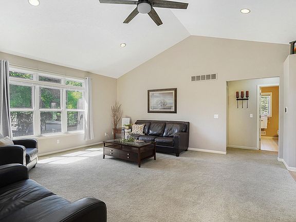 2nd image of 7027 Acadia Ct