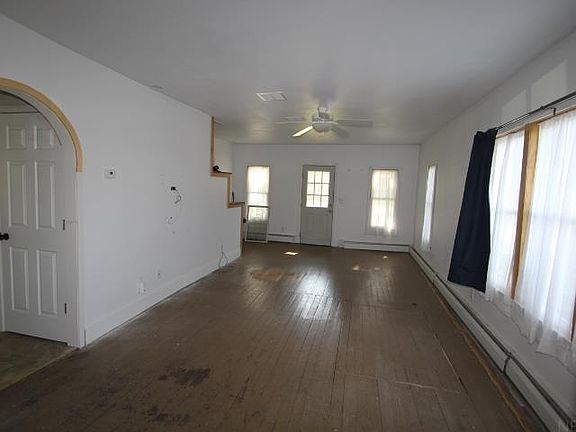 5th image of 208 2nd Ave