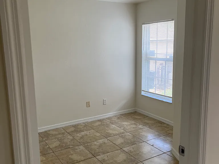 350 Bell Blvd S — Photo 13