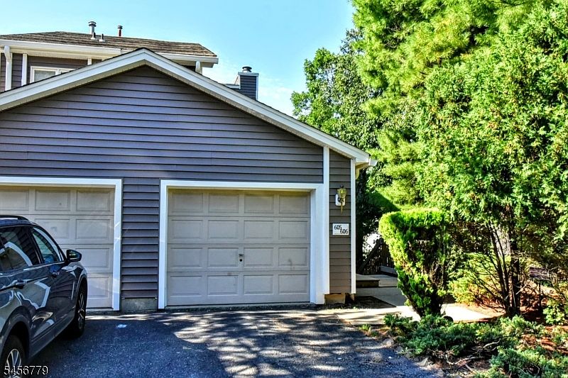 1st image of 606 Skyline Dr