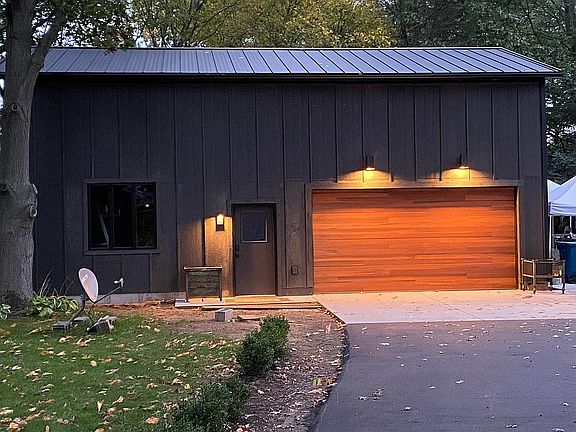 2021 2k sq. ft heated garage