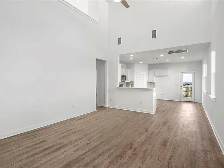 7911 Linda Michelle Ln — Photo 10