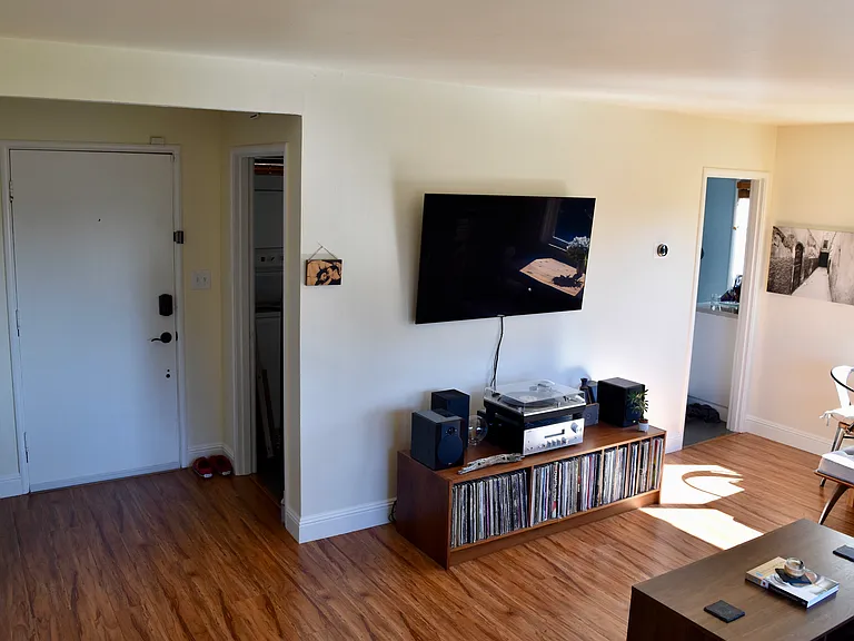 6046 Arlington Blvd — Photo 16