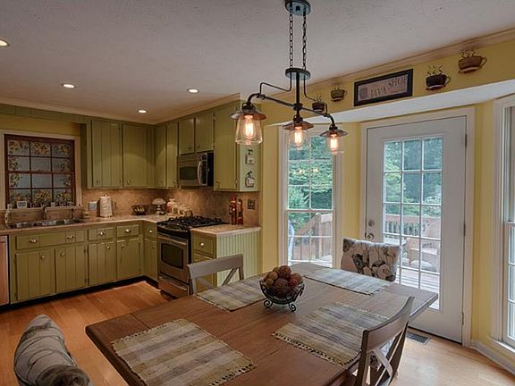 5th image of 103 Aspen Ct