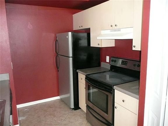 2nd image of 2490 Centergate Dr APT 202