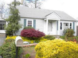 43 Hervey St, Cranston, RI 02920